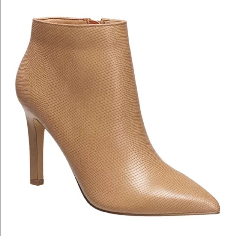 Elegant Tan Ankle Boots